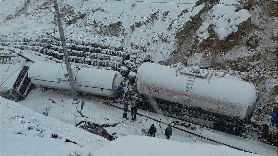 U mushukchasini onanizm qiladi Jinsiy ichki kiyim fotosuratlaridagi ajoyib eshaklar