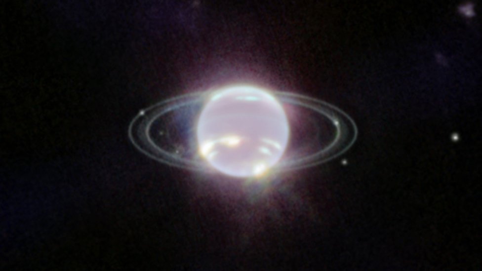 詹姆斯-韋伯望遠鏡。看看幾十年來最清晰的海王星照片 - CBBC Newsround
