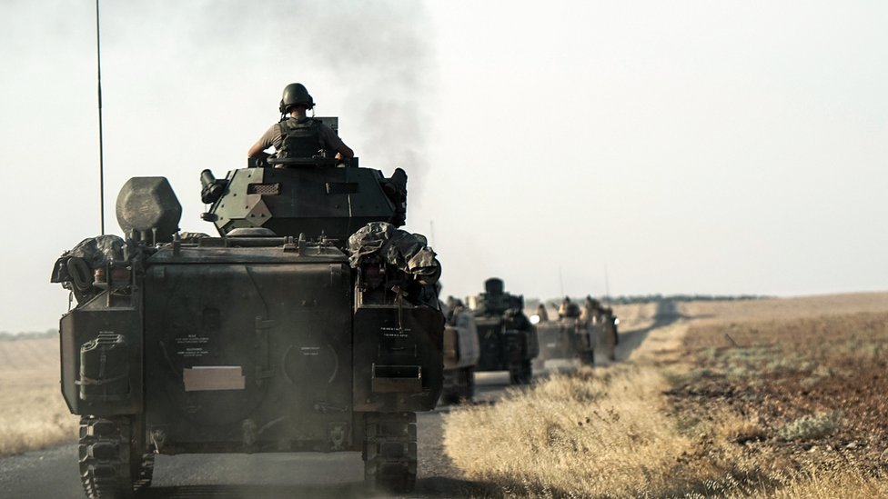Syria war: Turkey kills 25 people in latest round of air strikes