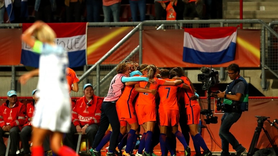 Euro 2017 England S Women Lose 3 0 To Netherlands In Semi Final Cbbc Newsround