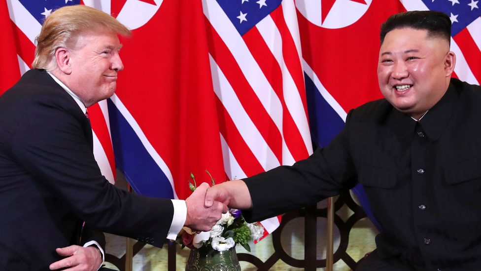 Progres: Vayan pasando en orden a comerle los cojones a Trump