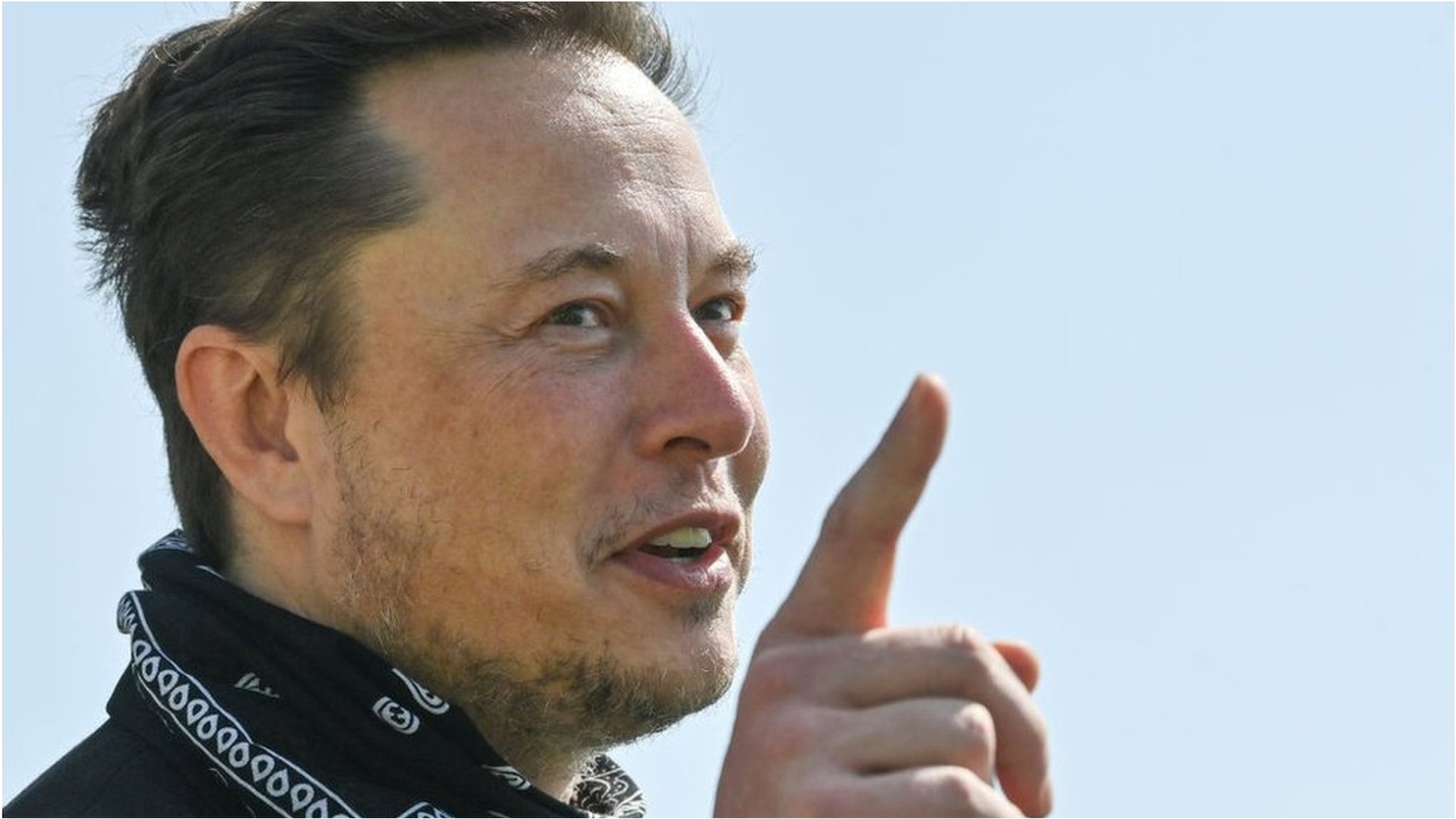 世界の富豪トップ10人、パンデミック中に資産が倍増＝NGO - BBCニュース