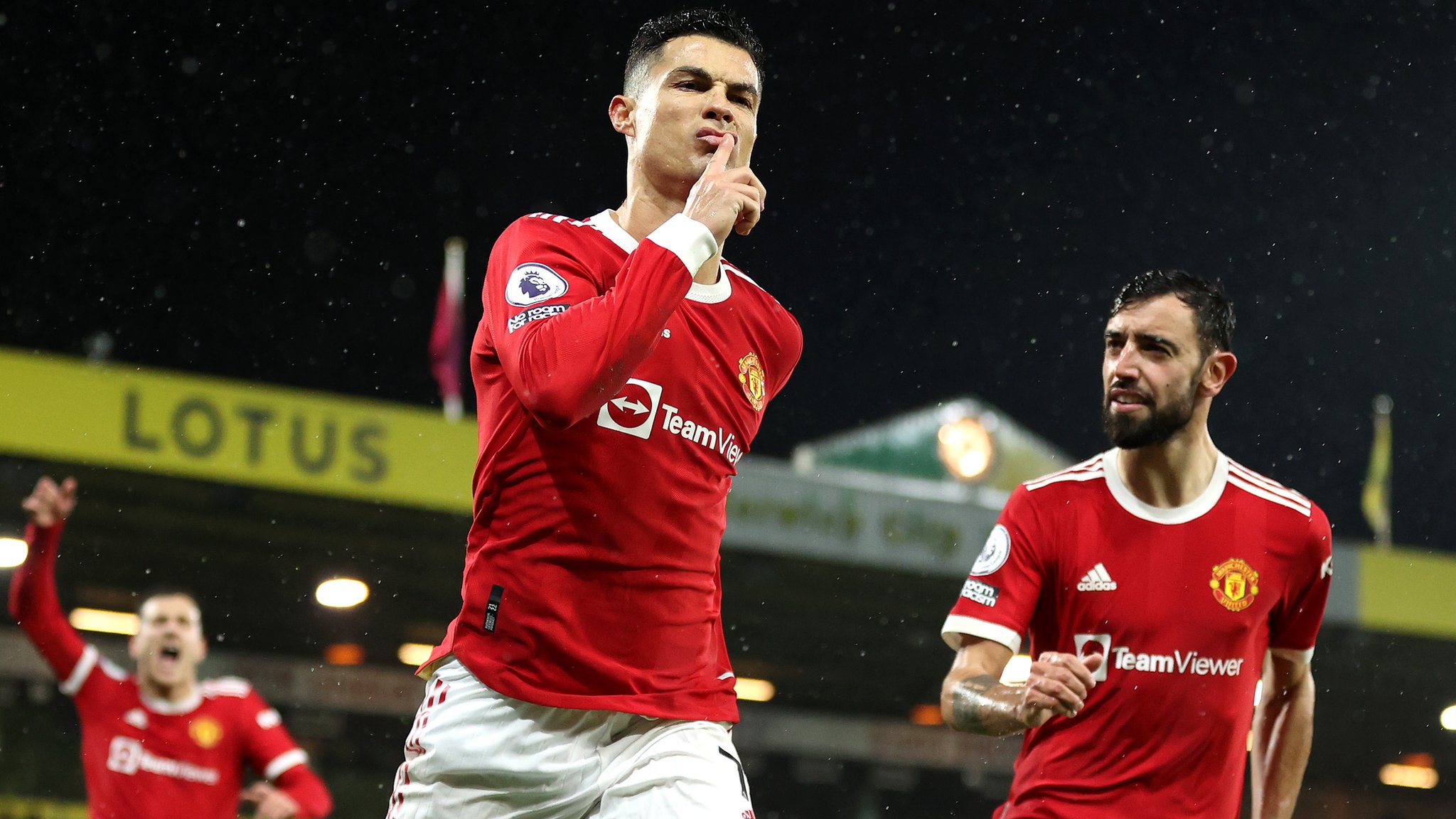 Norwich 0 1 Manchester United Cristiano Ronaldo penalty earns win for Red Devils BBC Sport