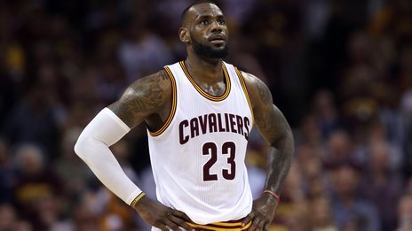 NBA star James to stay at Cleveland
