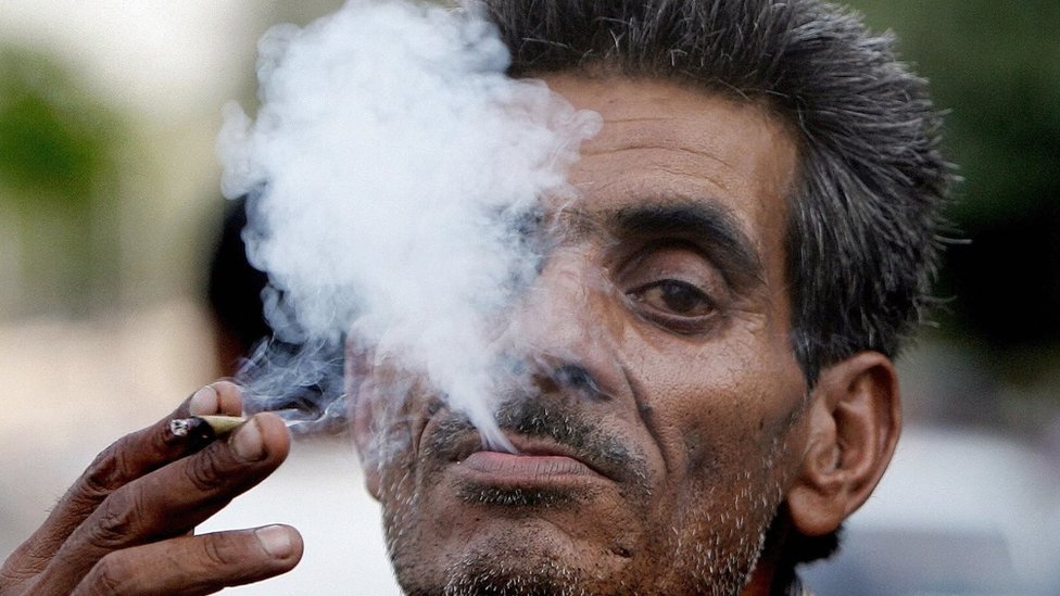 India cigarettes: Court upholds tough rules on packaging