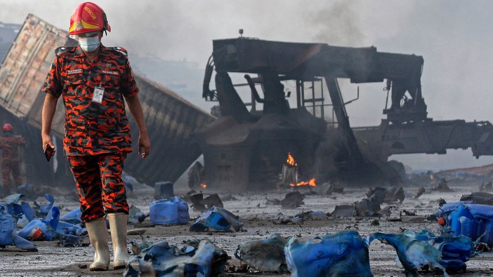 3-kokrak olchami bilan yalangoch Qora dengizdagi jinsiy aloqa (josuslik pornosi)