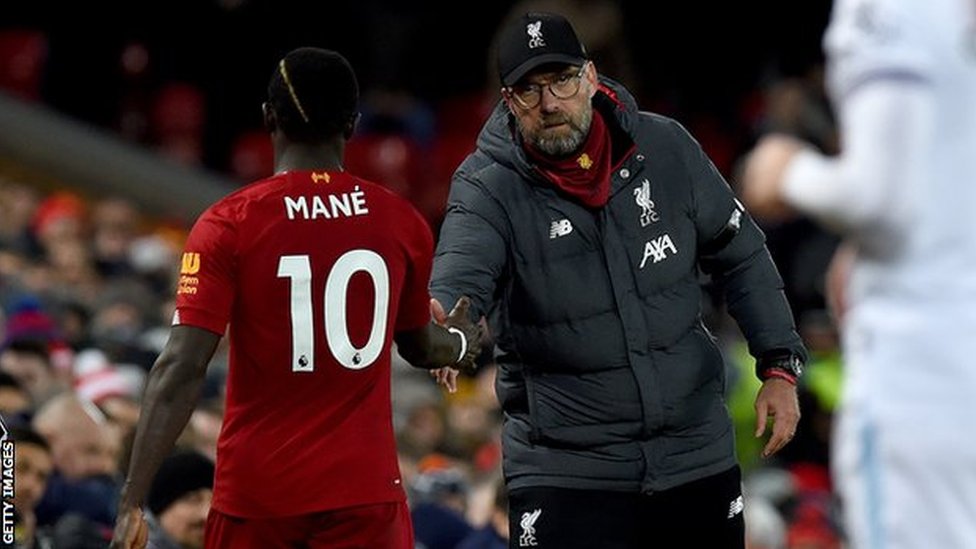 Jamoat joylarida oral seks