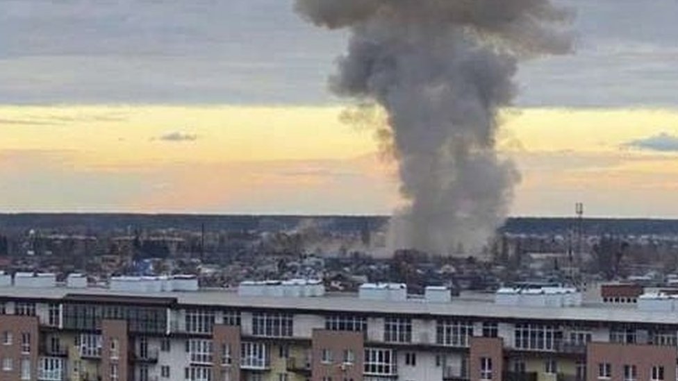 Uzun oyoqli porno aktrisa