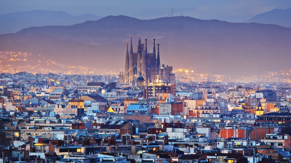 Vista de Barcelona y la Sagrada Familia