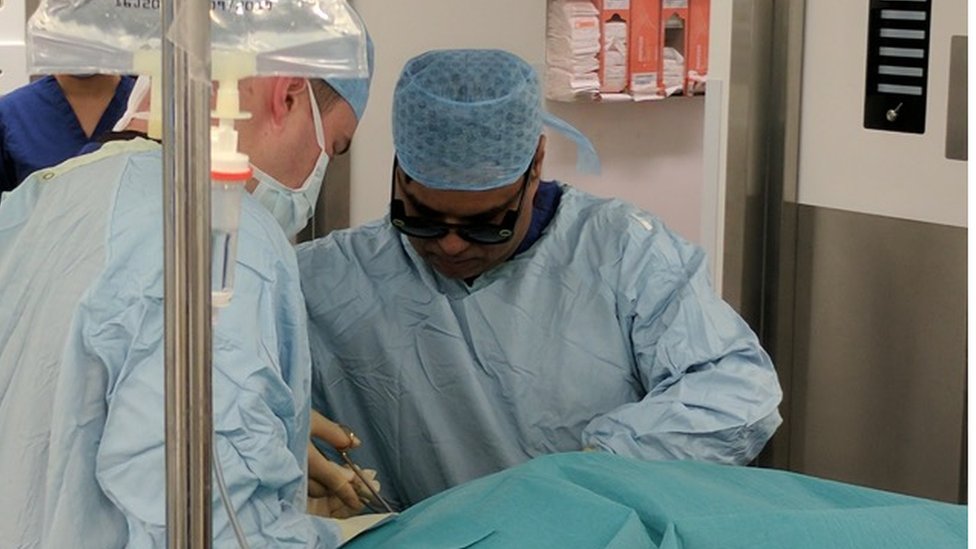 Snapchat Spectacles Worn By Uk Surgeon While Operating Bbc News