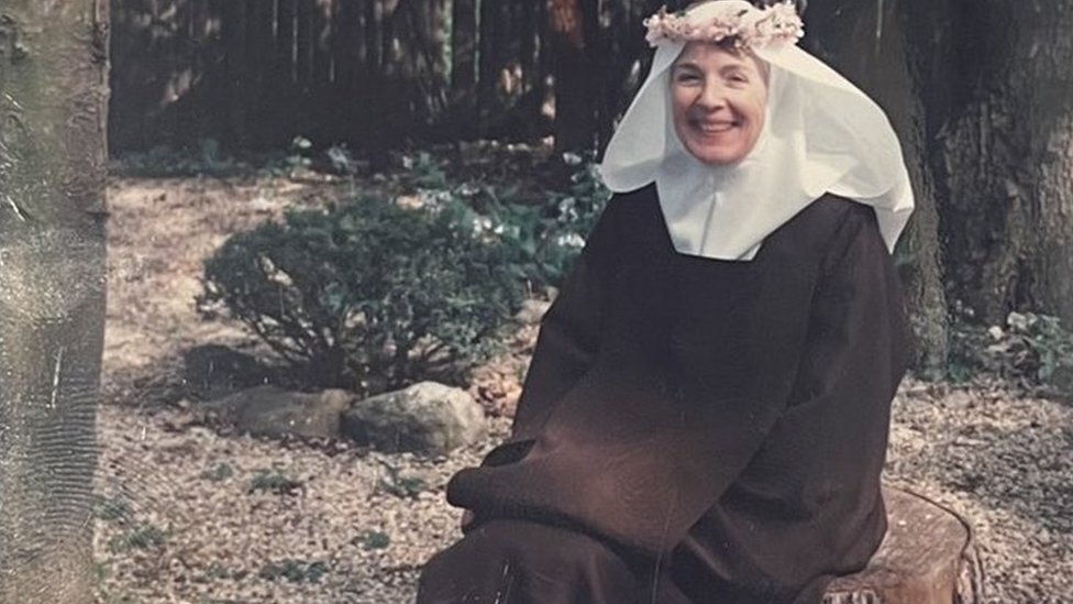 A freira francesa que desafiou o nazismo e escondeu 83 crianças judias -  BBC News Brasil