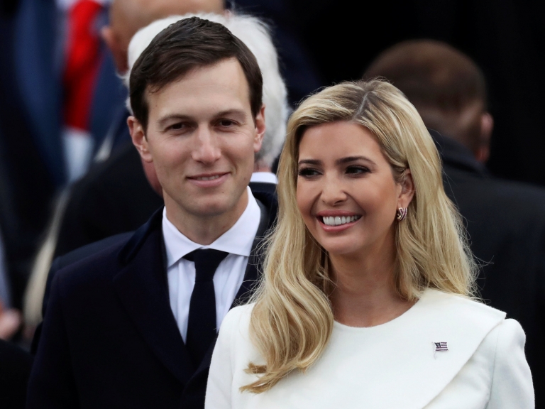 Ivanka Trump no ostenta cargo oficial, pero sí su marido Kushner.