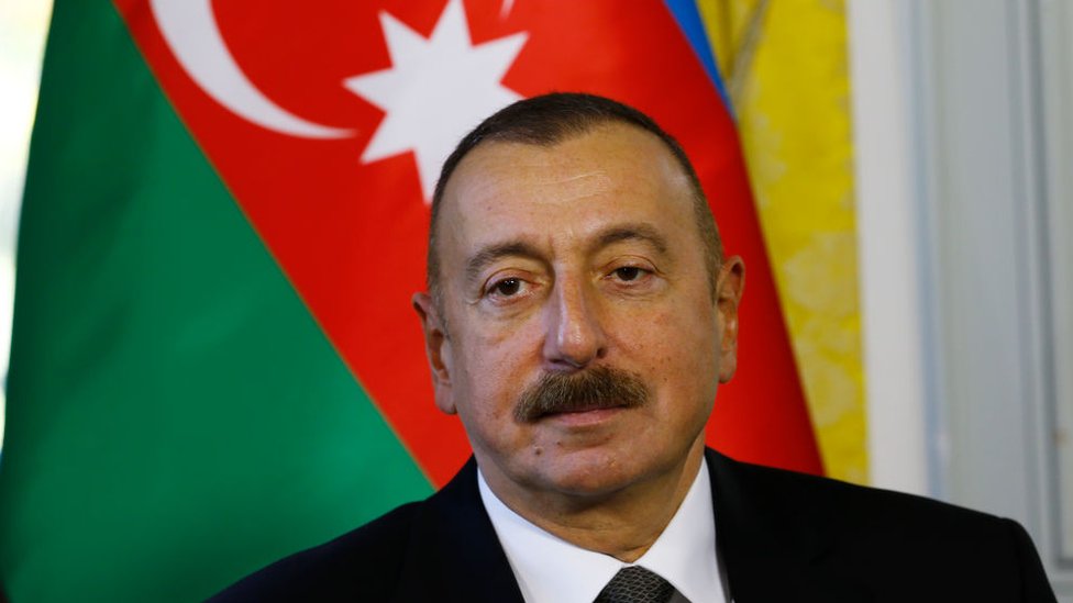Ilham Aliyev tiene fuertes vínculos con el gobierno de Malta. Ilham Aliyev