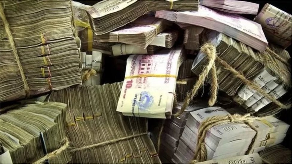 Kievda yosh yigitlar bilan jinsiy aloqa