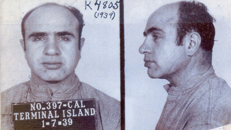 Al Capone en su salida de Alcatraz (1939) después de pasar más de 7 años en prisión (Foto: FBI)