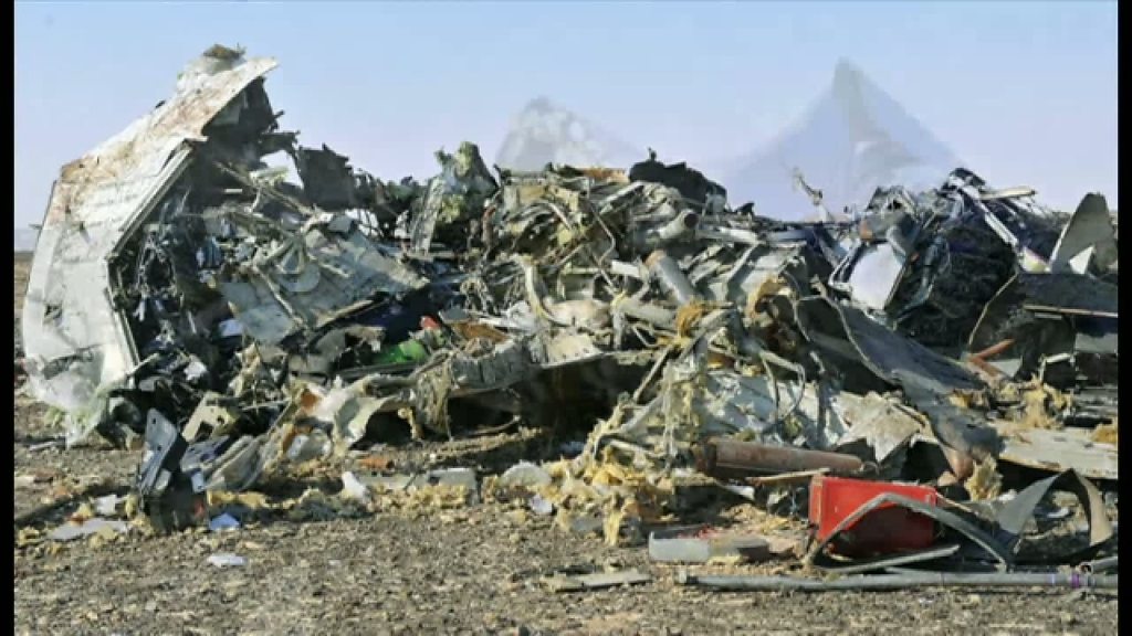 ロシア旅客機墜落】エジプトで墜落のロシア民間機、機内の爆発物が原因