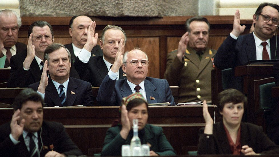 Hojatxonada ogizda porno berildi