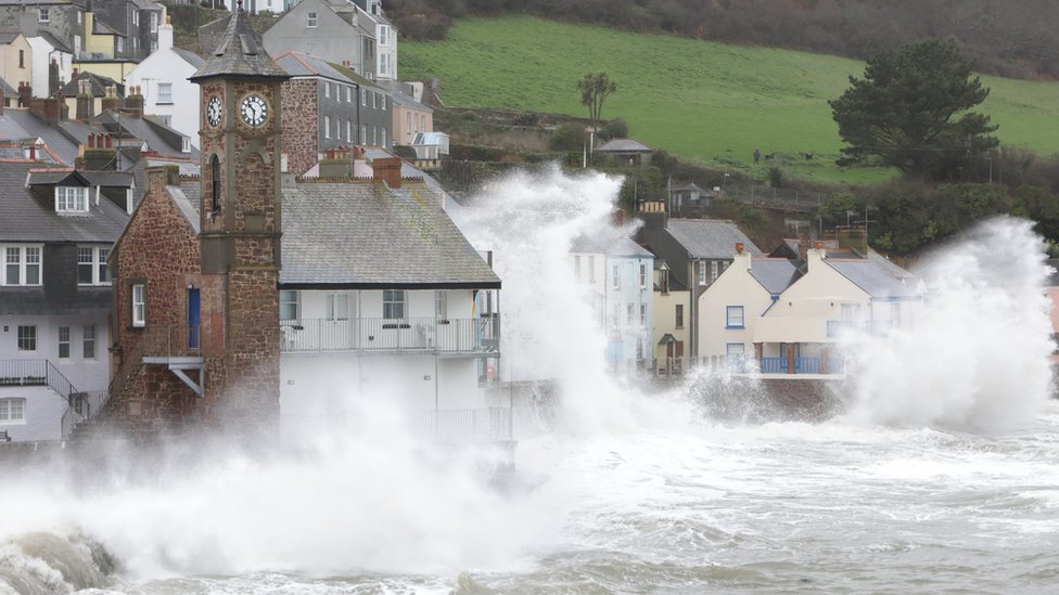 UK sea level rise accelerating - Met Office