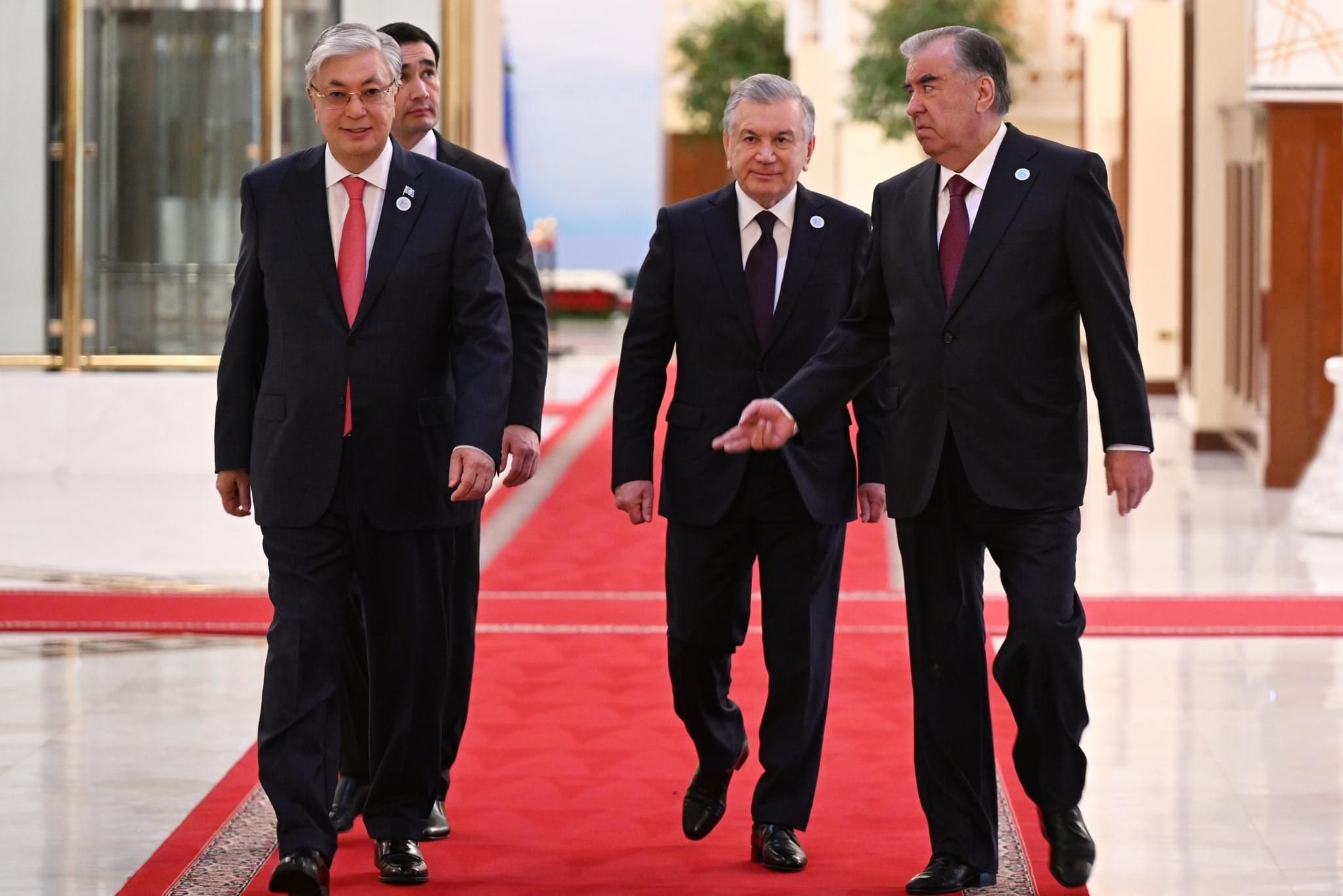 Kopchilik semiz ayollar yalangoch Agar siz qatlning pornografik fotosuratini joylashtirsangiz