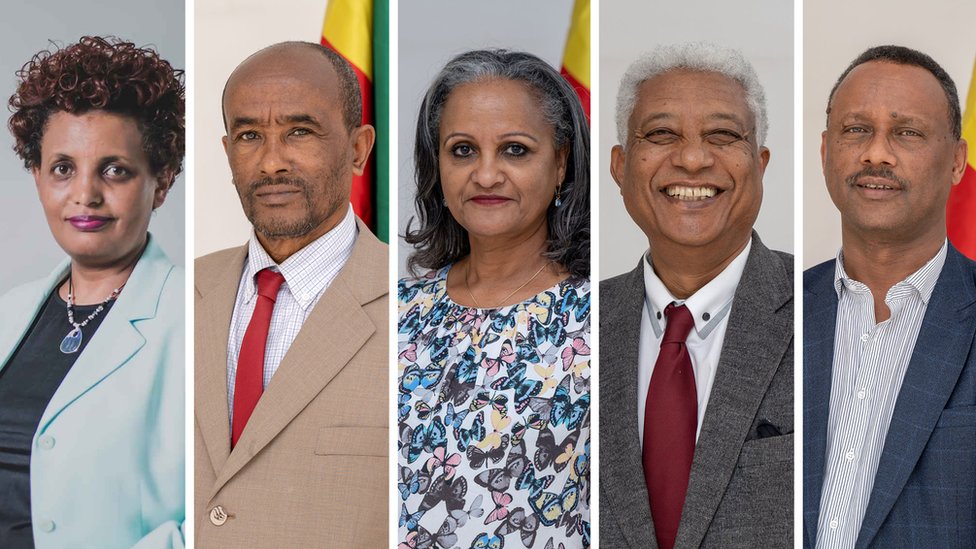 Onam bilan porno tomosha qiling Katta kokrak etuk fotosuratlar xxx