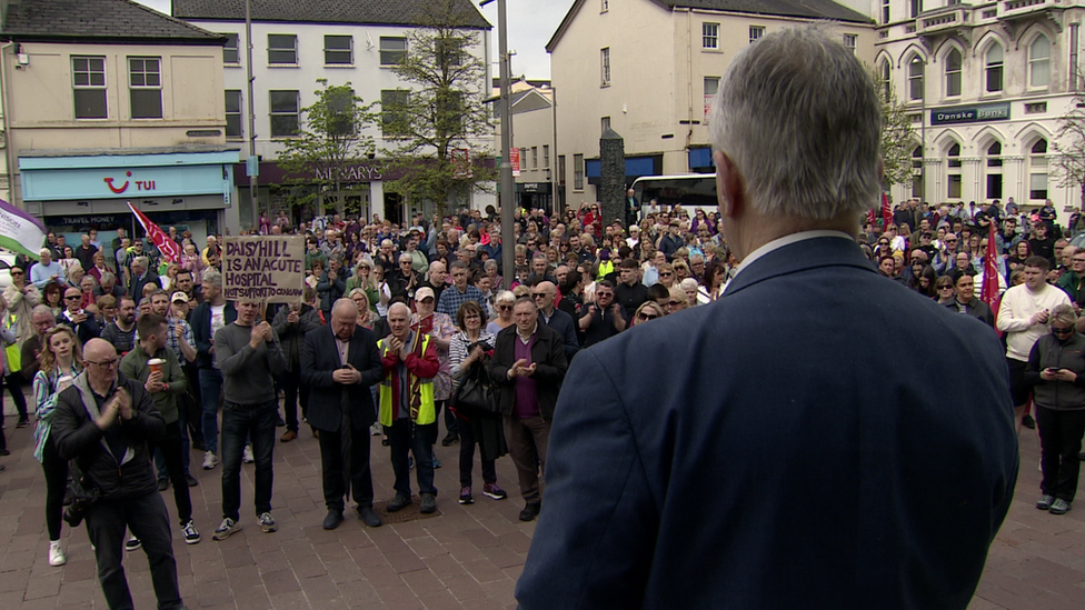 Hundreds protest over hospital surgery switch plan