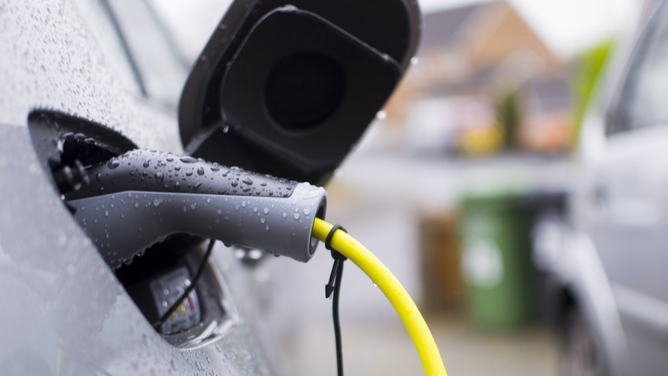Electric vehicle charging progress 'embarrassing'