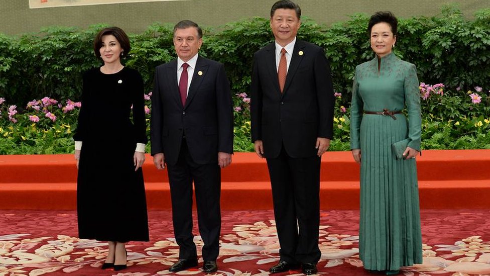 Semiz etuk ayollar bilan porno tomosha qiling