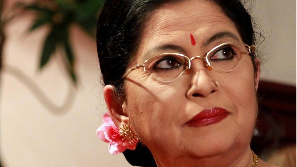 Bir dostim yalangoch xotinining fotosuratini kordi. Kaya Skodelarioning yalangoch fotosuratlari