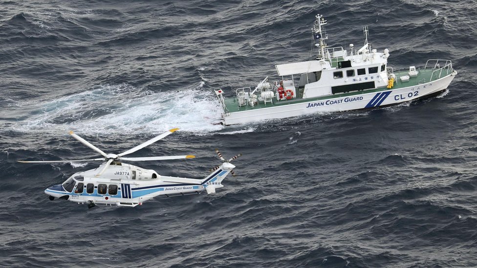 オスプレイの飛行停止、米軍に要請 墜落事故で日本政府 - BBC