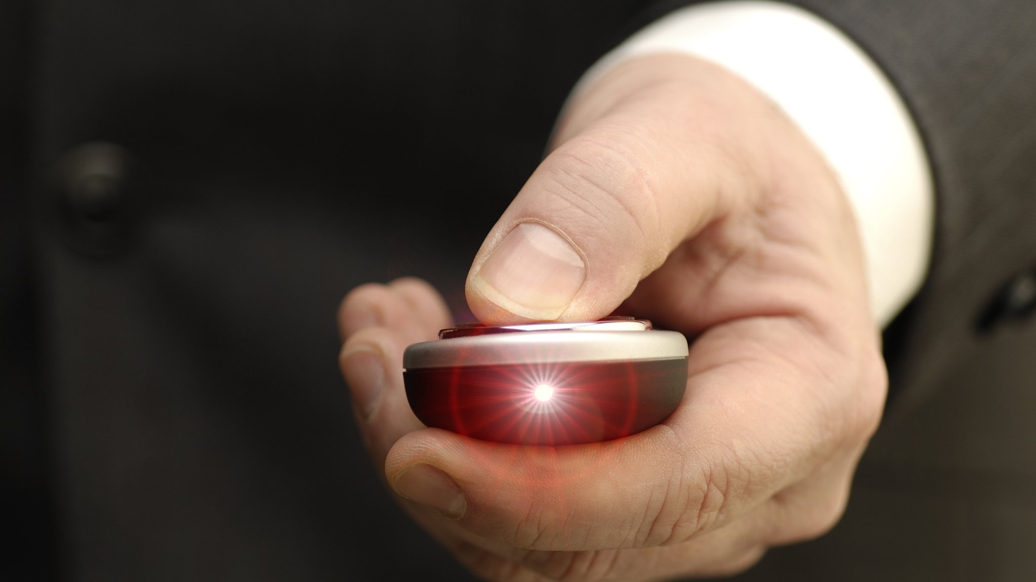 Laser pointers should be thrown away, say safety experts
