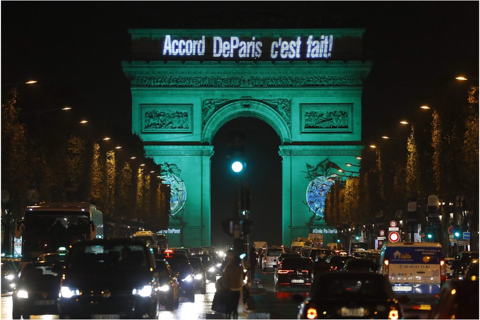 احتفلت باريس بدخول الاتفاقية حيز التطبيق في نوفمبر/تشرين الثاني
