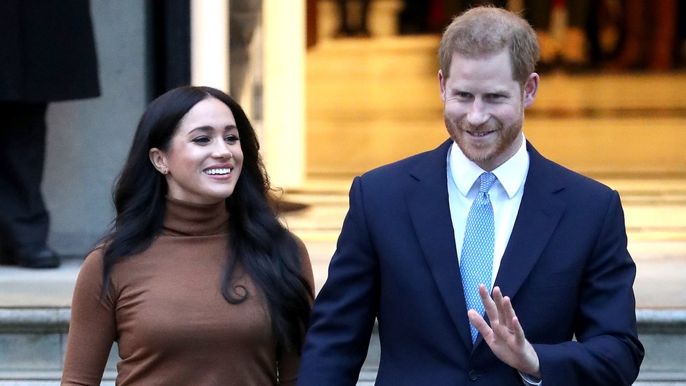 Príncipe Harry e Meghan Markle aconselham jovens membros da