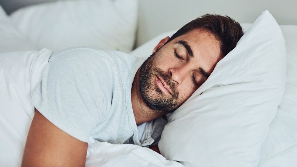 Por qué dormir bien es muy importante para la salud de los hombres?
