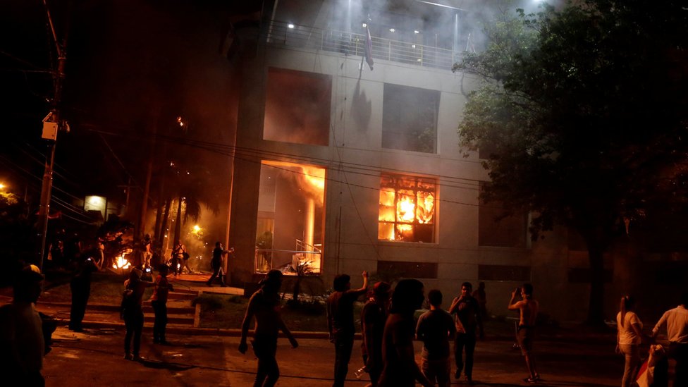 Fuego en el Palacio Legislativo de Paraguay.