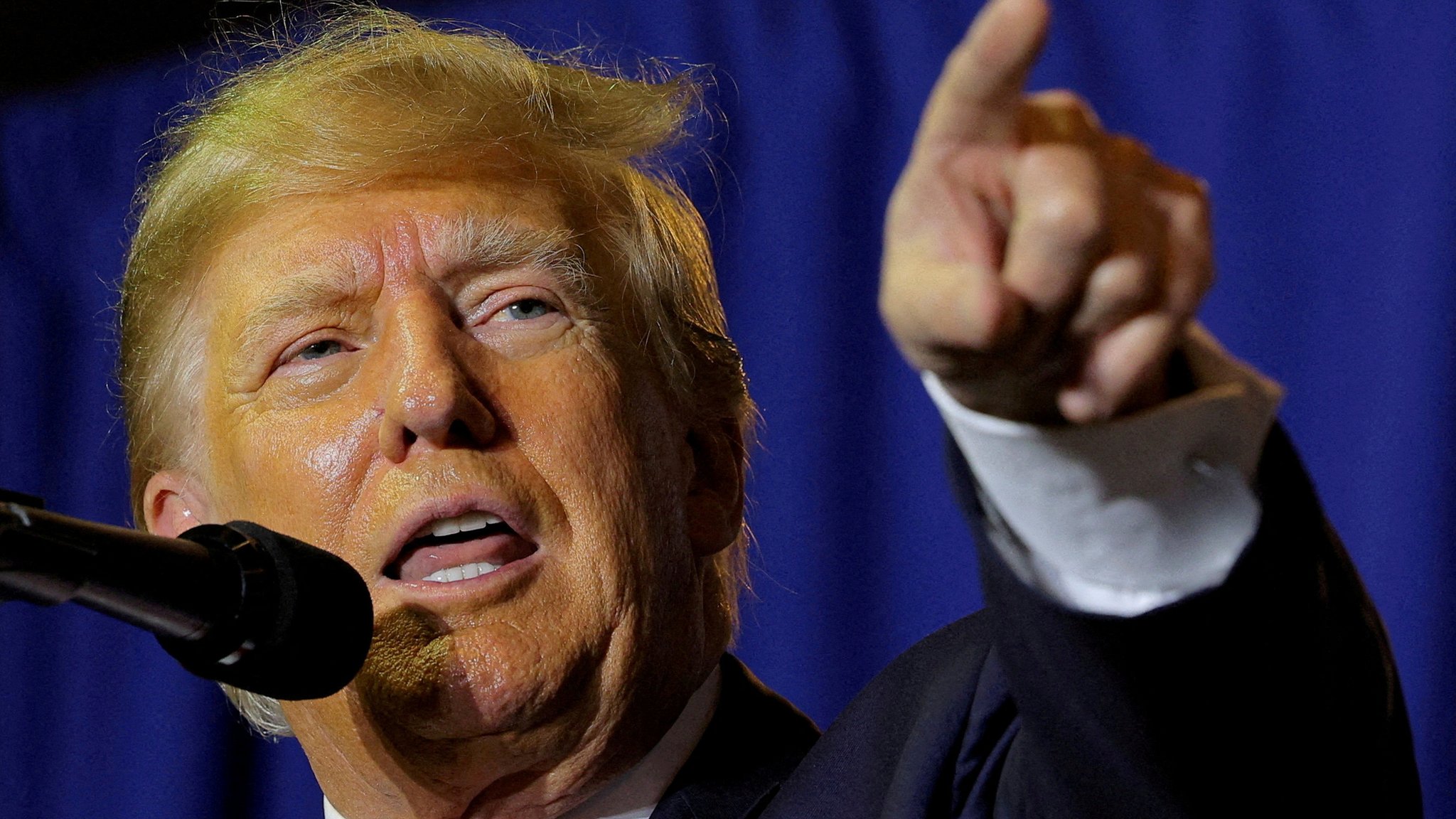 トランプ氏、機密公文書持ち出しめぐり起訴 13日にも出廷へ - BBCニュース