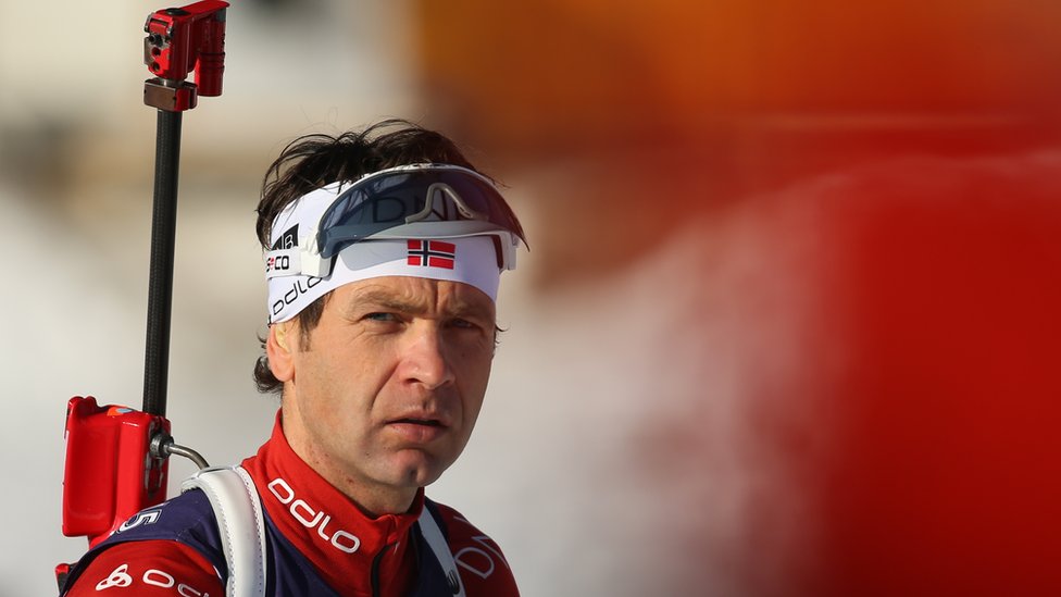 Порно с волосатые брюнетка письки Комедиялық әйел порно фото