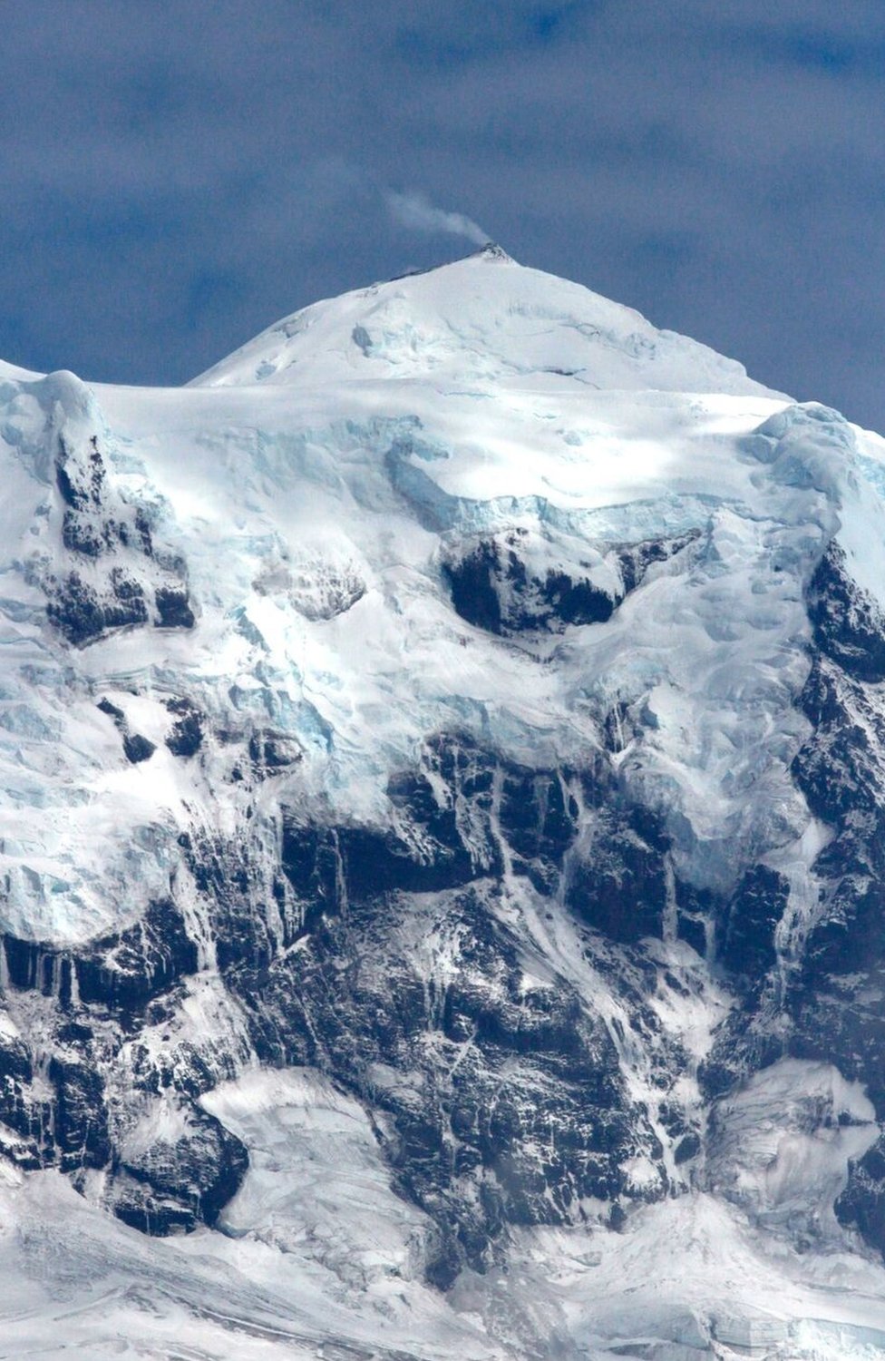 Rare Glimpse Of Erupting Australian Sub Antarctic Volcano Bbc News