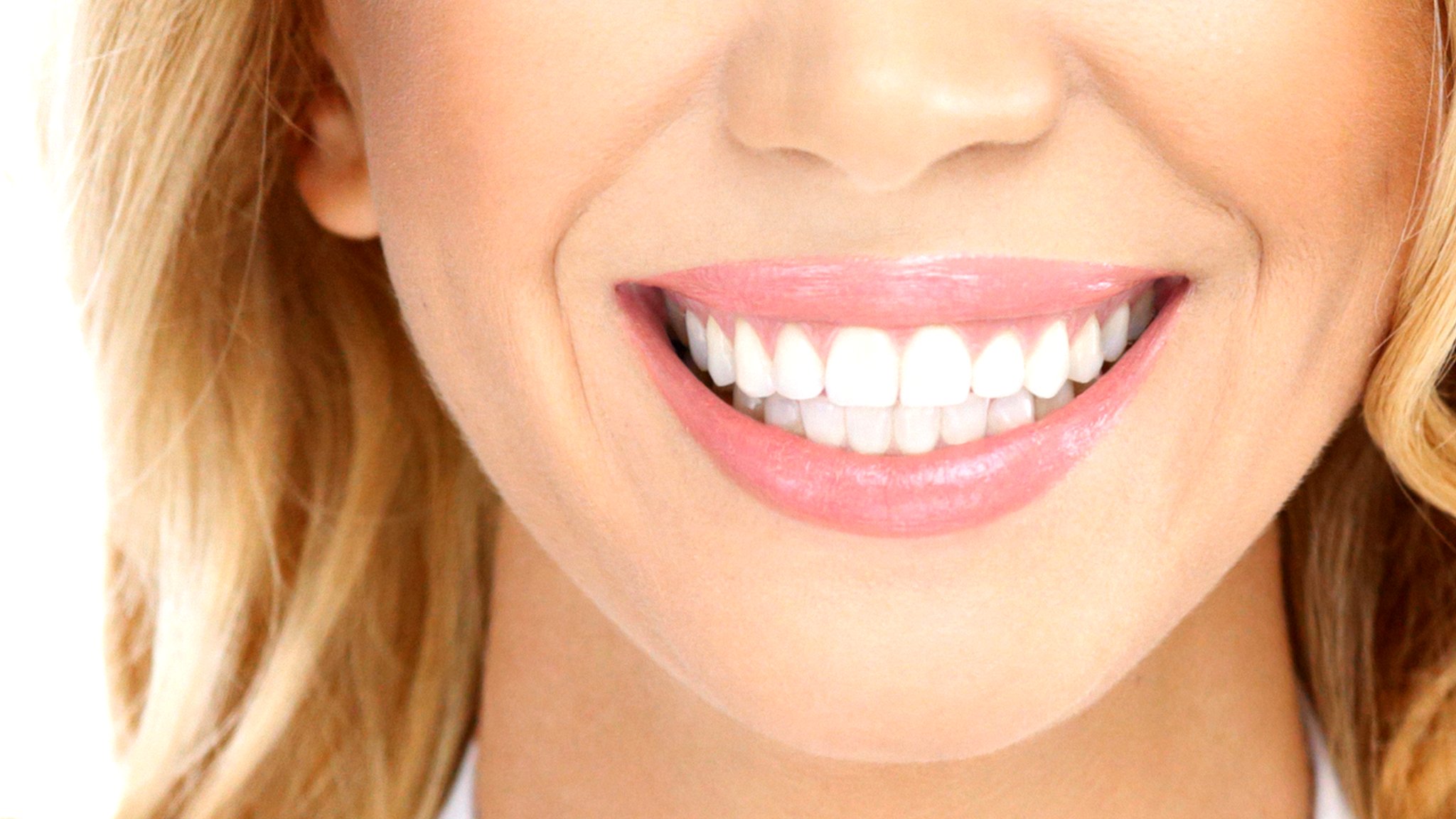 Зубы как у звезд: виниры и другие способы улучшить свою улыбку