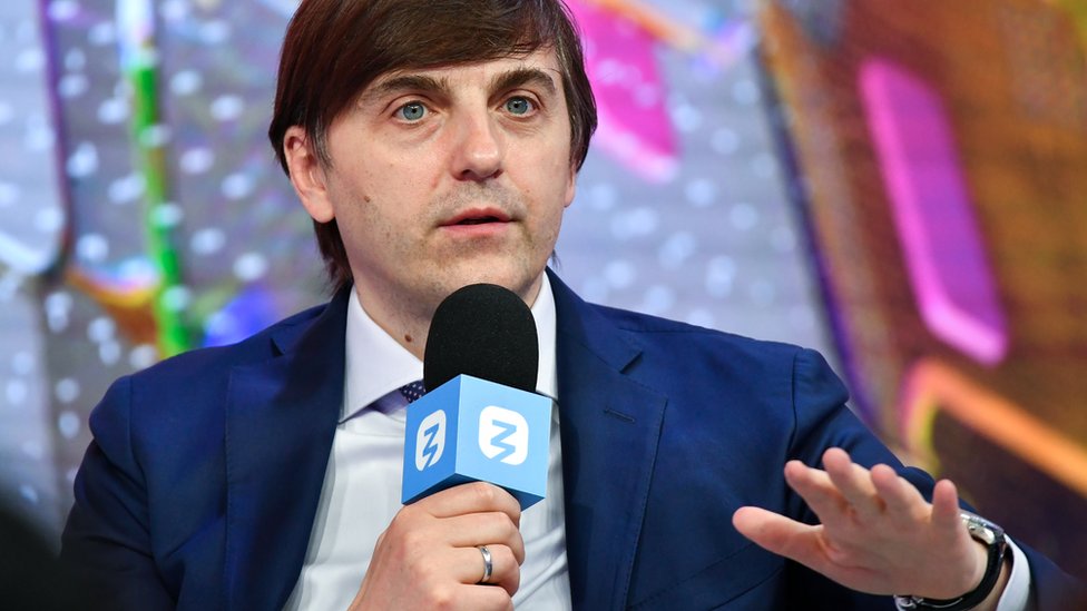 Talabalar yotoqxonasida guruhli jinsiy aloqa suratlari