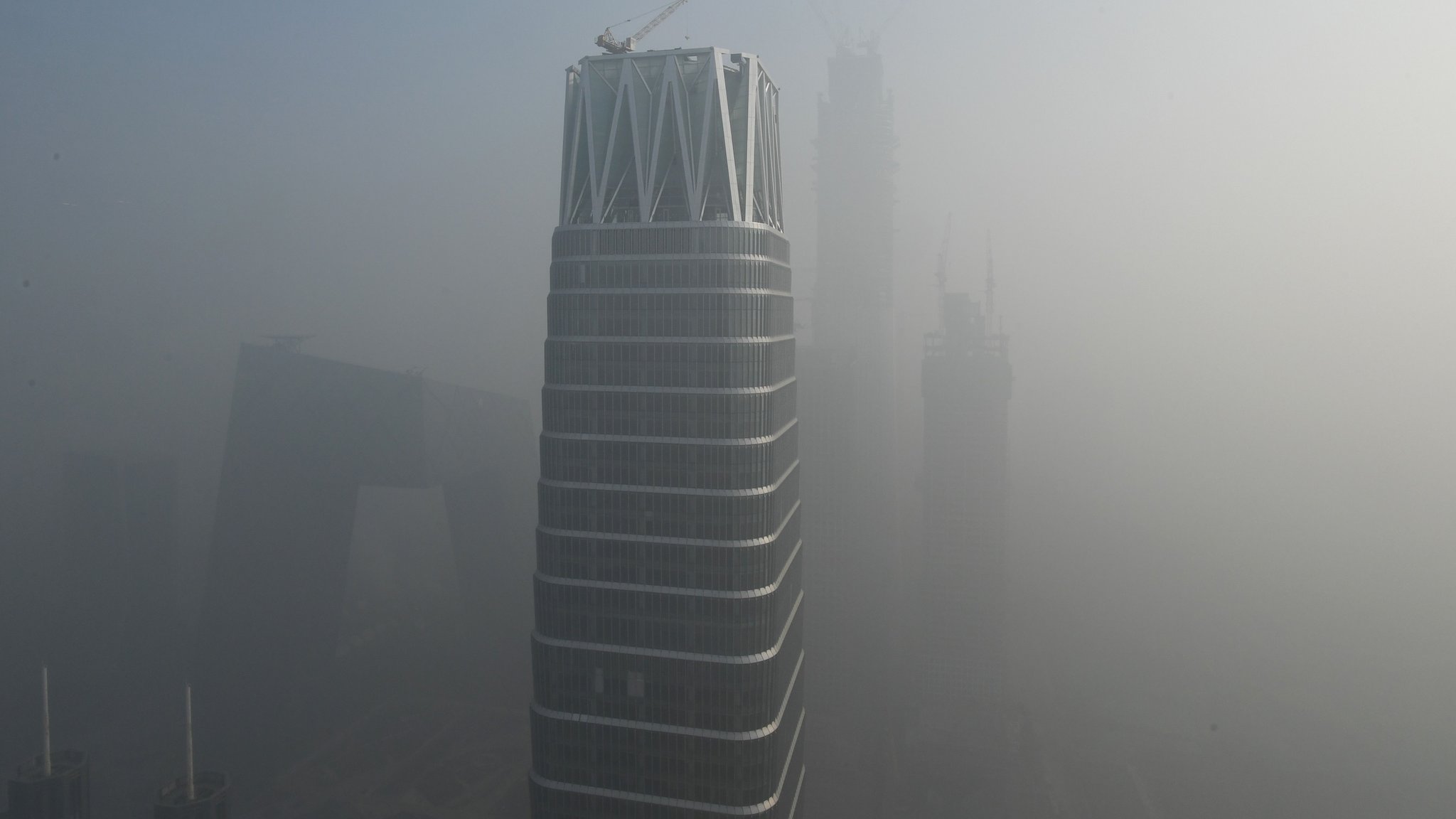 Beijing pollution: Police force to combat toxic smog