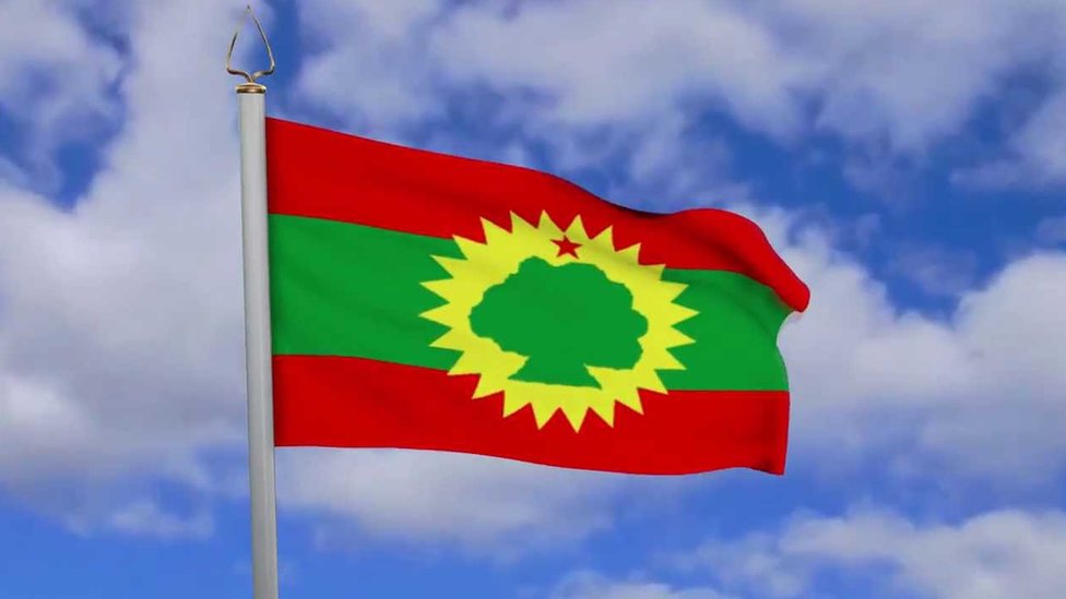 Xotinni sikishdi va qinini sperma bilan toldirdi