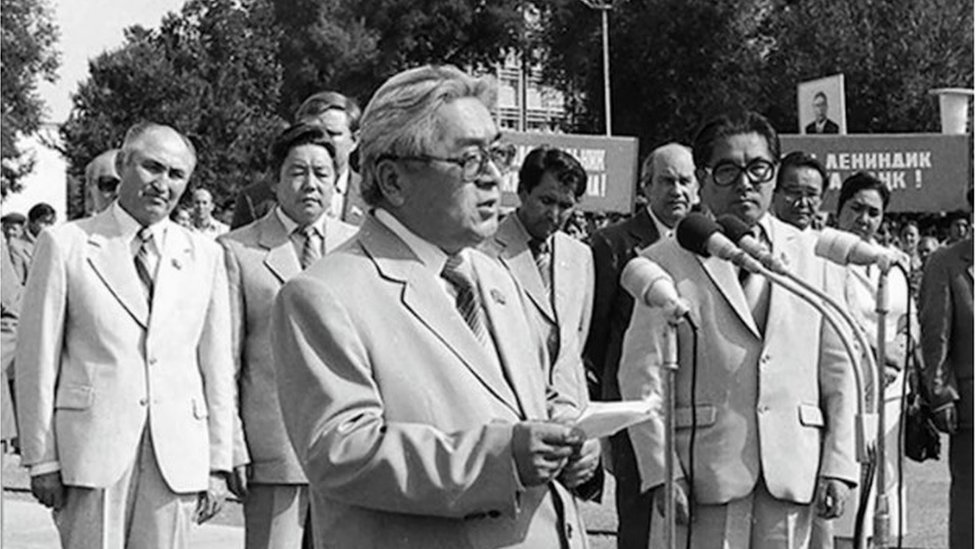 орыс әйелдерінің үлкен бөкселері