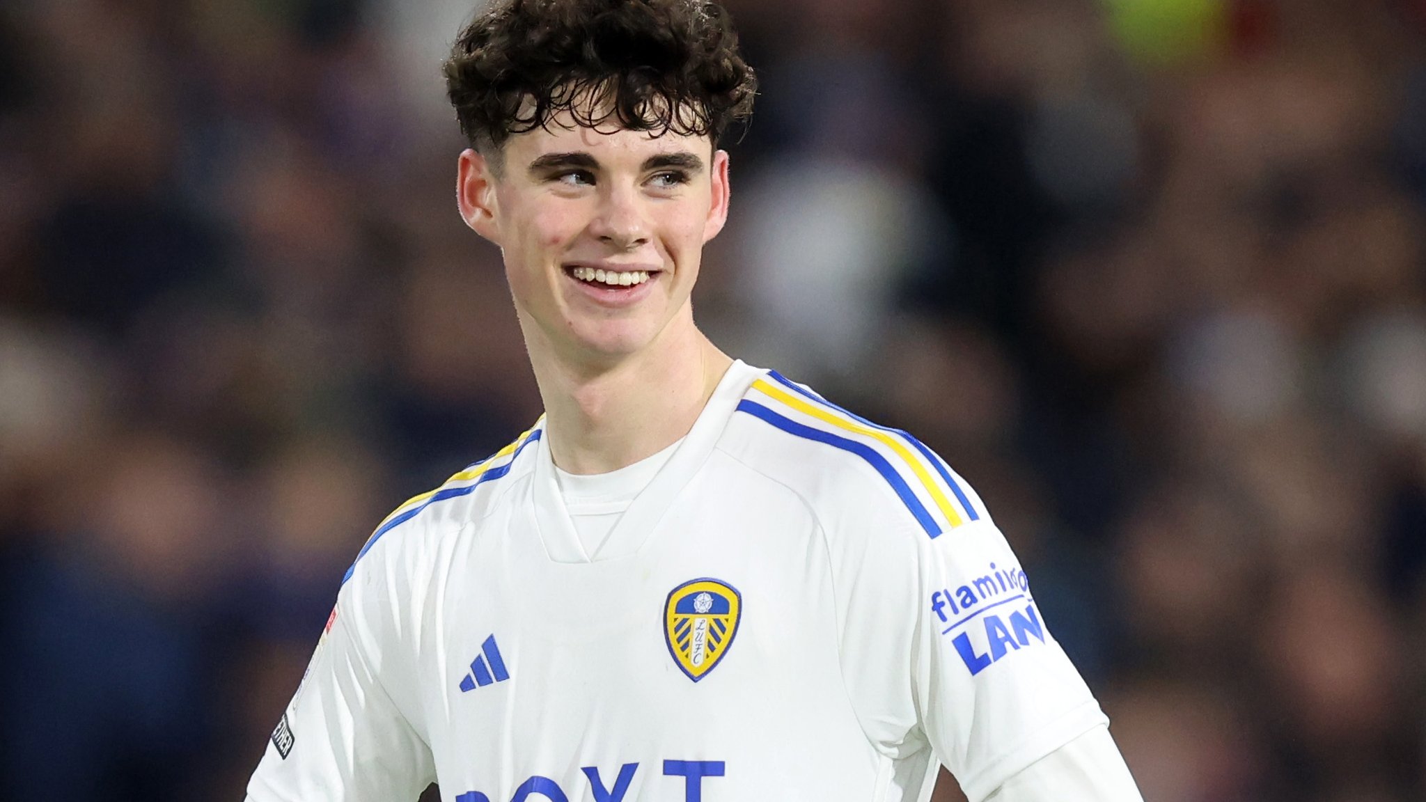 アーチー・グレイ選手　Leeds United ユニフォーム　L Archie Gray: Leeds United midfielder signs new 'long-term' deal