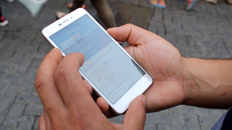 Hay aplicaciones como Findyr, Eyes On, Gigwalk o Field Agent que usan un modelo de negocios similar.