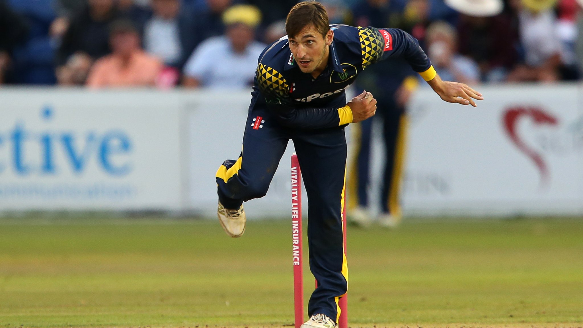 Glamorgan Cricket: Spinner Andrew Salter signs deal extension