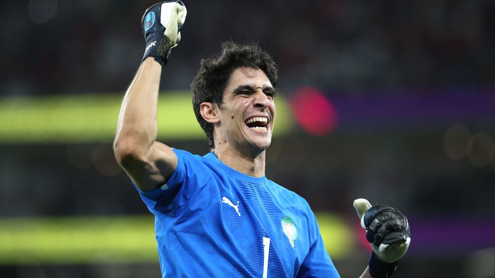 Copa do Mundo 2022: Quem é Yassine Bounou, o goleiro nascido no Canadá e  com sotaque argentino que virou estrela do Marrocos - BBC News Brasil