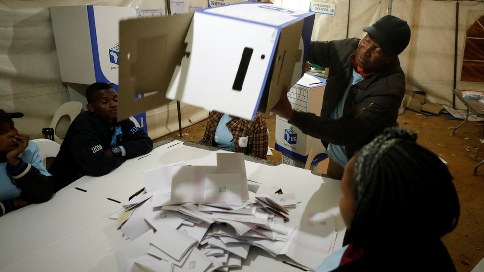 South Africa election: ANC leads as votes counted