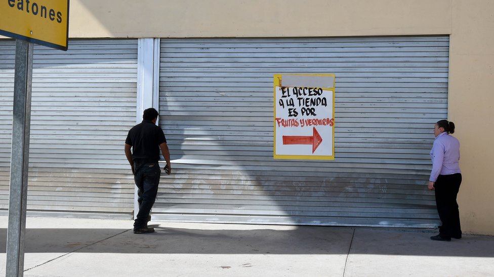 Tienda cerrada por temor a saqueos