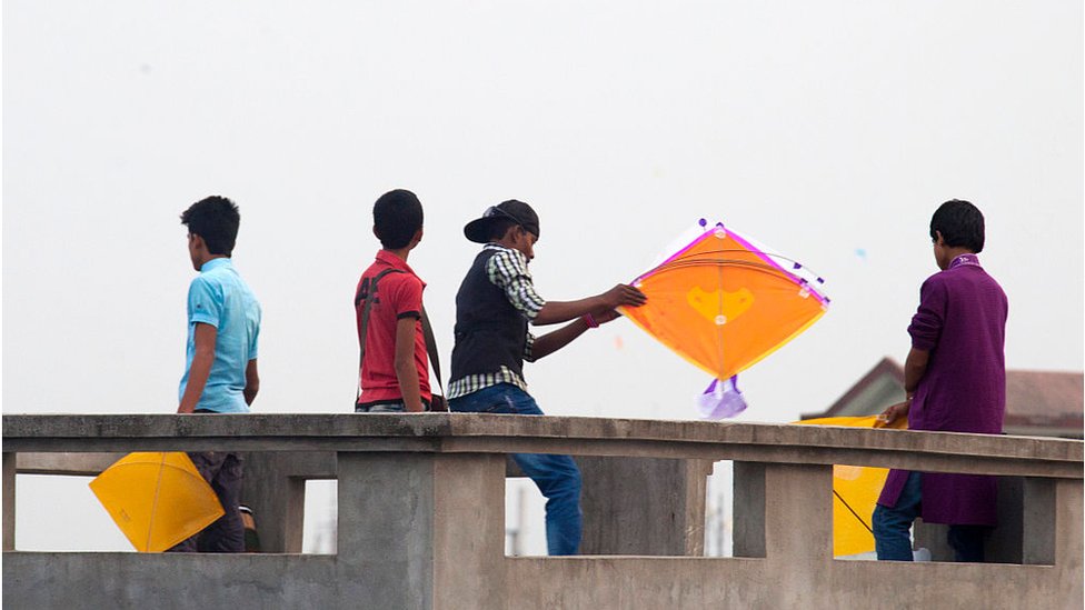 Oriq qizlar bilan jinsiy aloqa Mariya Ryabushkina pornoda ozini korsatadi.