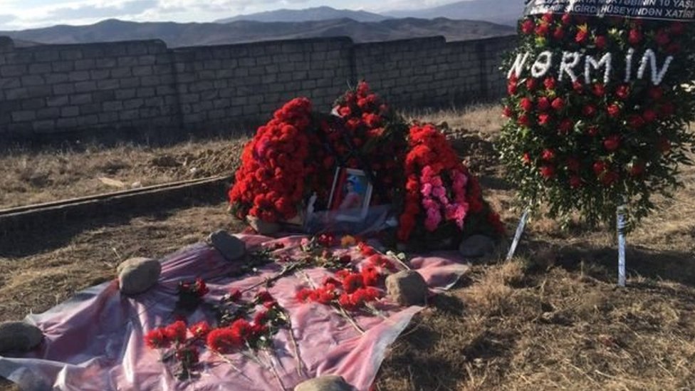 Kelli LeBrokning yalangoch fotosuratlari